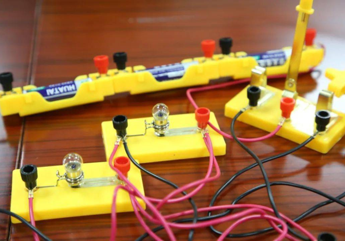 科 技 媒 体 实 测 “ 随 意 玩 开 挂 神 器 ” ( 原 来 确 实 是 有 挂 )