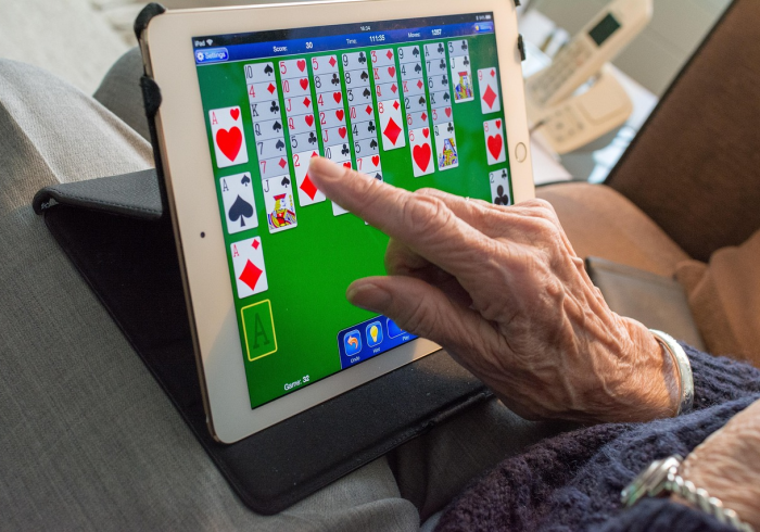 给大家讲解“微信群链接炸 金花买房卡”房卡链接获取